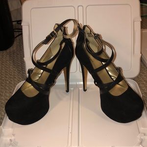 Black suede pumps SOLD